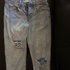 cute ripped boyfriend jeans:)